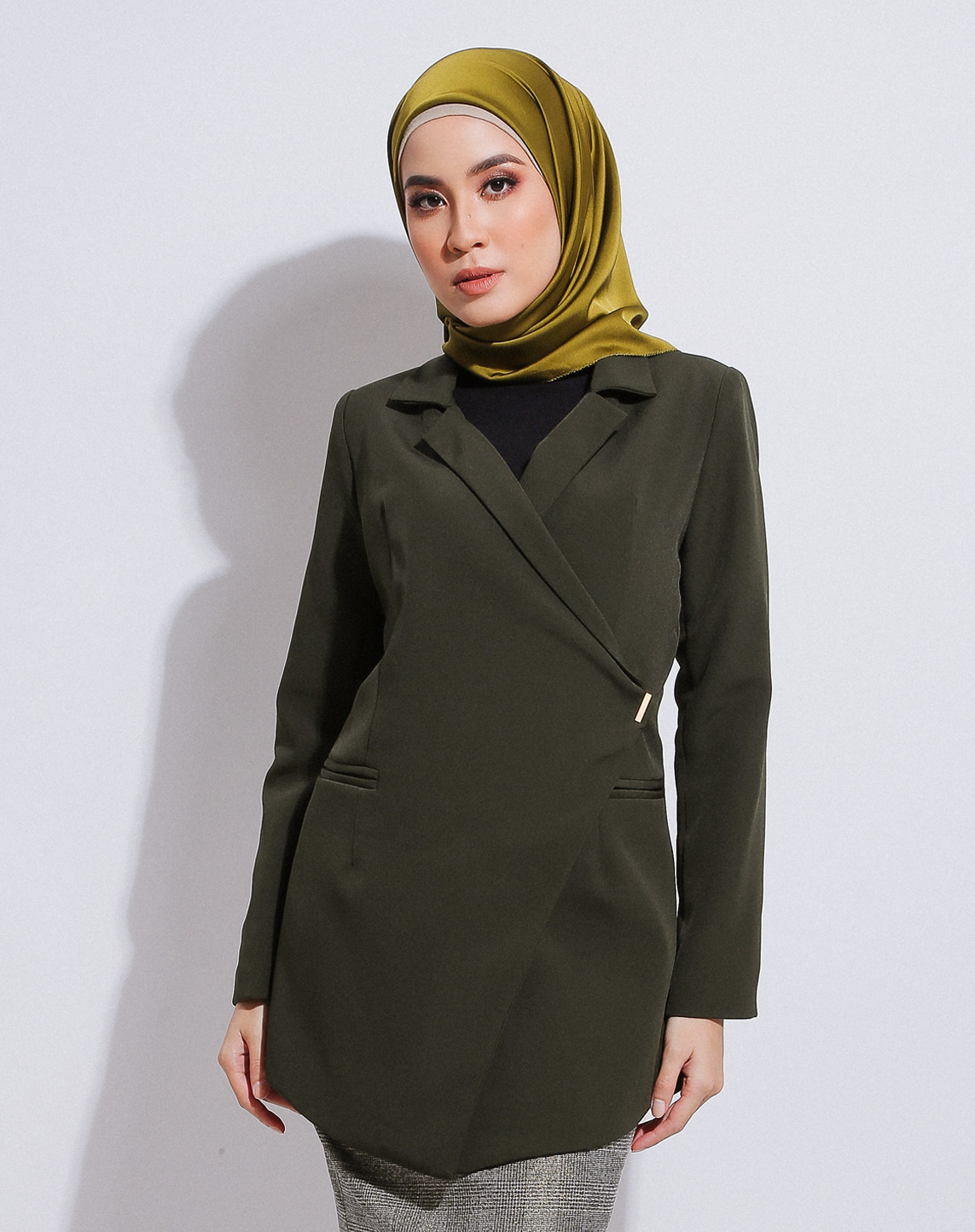 CAREELA IN OLIVE GREEN